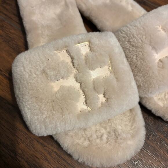 TORY BURCH Women's Double T Logo Shearling Slides Sandals - Picture 3 of 3